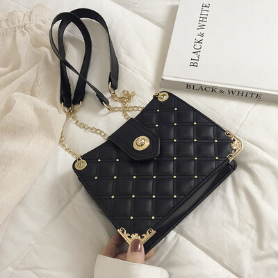

Personality rivet crossbody bag 2019 new Korean fashion rhombic chain bag female casual simple versatile shoulder bag