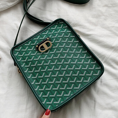 

2019 new fashion summer wide shoulder belt D buckle female bag net red style foreign gas hundred lapped oblique shoulder bag