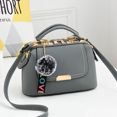

Female bag 2019 new bag female Korean version of the steel clip cool fashion womens bag slung shoulder bag