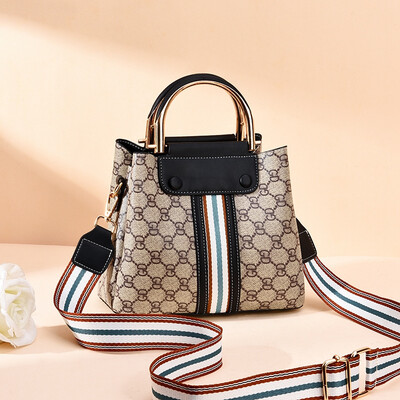 

Fashion Simple Water Barrel Bag Large Capacity Hand-held Summer Single Shoulder Bag