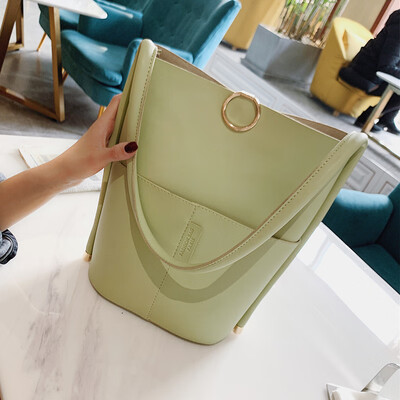 

Big bag new 2019 fashion 100 network celebrity bucket bag Hong Kong style feeling fashion large capacity single shoulder bag