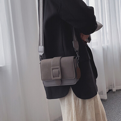 

Autumn bag female 2019 new Korean fashion texture matte wild wide shoulder strap shoulder Messenger bag small square bag