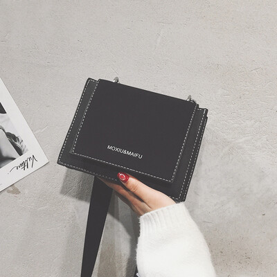 

Chic small bag female 2019 new wave Korean version of the retro matte small square bag broadband wild shoulder bag Messenger bag