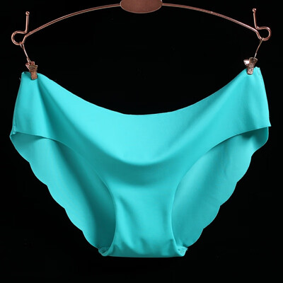 

Women Sexy Low-Rise Briefs Ice Silk Seamless Wavy Edge Breathable Panties Solid Color Plus Size Briefs