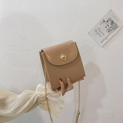 

2019 new fashion Korean version of the chain shoulder Messenger bag female casual retro simple wild color small square bag