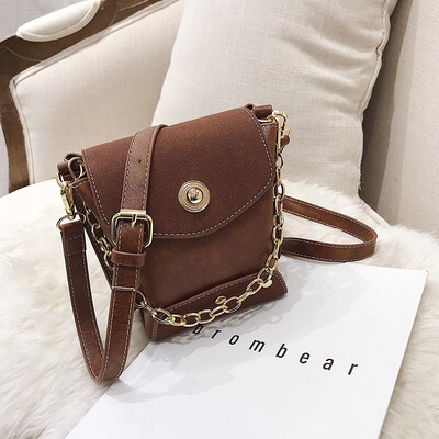 

Chic retro portable bucket bag women 2019 new Hong Kong wind mini texture bag Joker shoulder Messenger bag