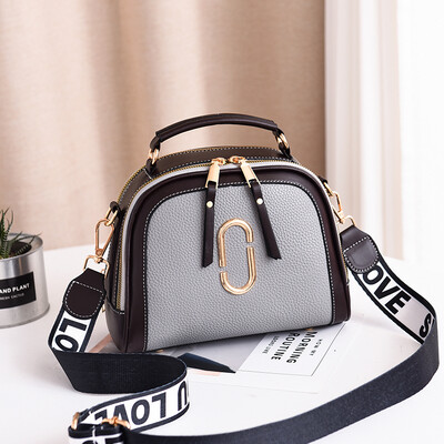 

Bag womens new Korean version of shoulder Messenger bag simple Joker fashion ladies portable small square bag