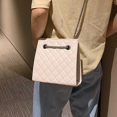 

Wild female bag 2019 new fashion shoulder bag summer small fresh rhombic chain bag ins super fire crossbody bag