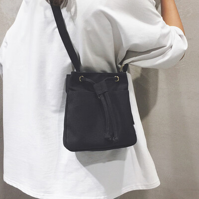 

Net red bucket small bag female 2019 new wave Korean version of the ocean shoulder bag texture fashion canvas slung small square bag