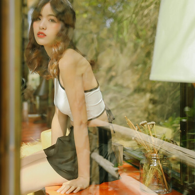

2018 summer new seaside vacation swimsuit split swimsuit female sense backless small chest steel plate gather two sets