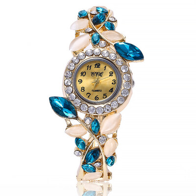 

CCQ Watches Hot Sale Fashion Casual Women Bracelet Watch Alloy Flowers Diamond Wrist Watches Dress Quartz Watch 533