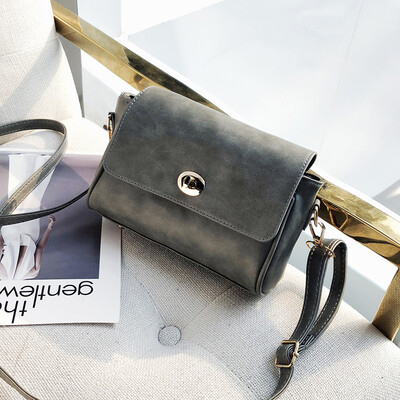 

Autumn&winter small bag female 2018 new wave retro harbor wind small square bag fashion girl shoulder bag wild Messenger bag