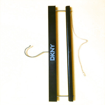 

Yixiao plastic imitation wood hanger LOGO printing 1384833CM 300 box 38CM & 40CM250 box order quantity 4 box 13848