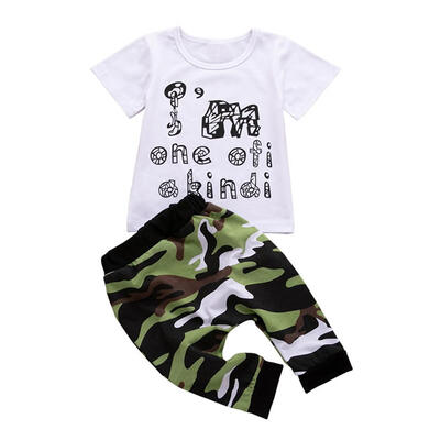 

2pcs Kids Boy White Letter Print Short Sleeve T-Shirt Camouflage Pants Set