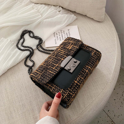 

Texture bag women 2019 summer new fashion contrast small square bag Joker lock chain shoulder Messenger bag