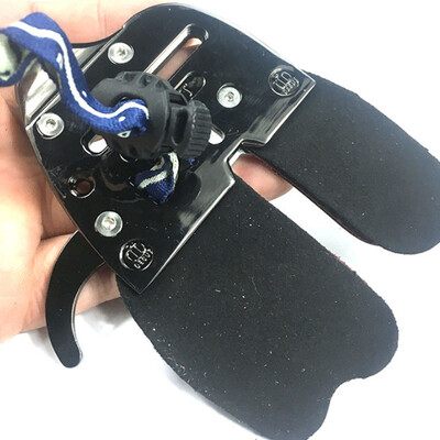 

Outdoor Archery Finger Protector Guard Leather Glove Practice Protective Gear