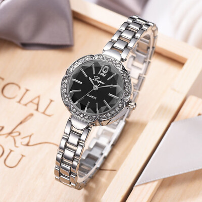 

RM Fashion Small European Simple Casual Beauty And Delicate Bracelet Watch
