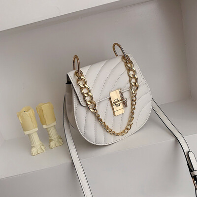 

New small fragrance bag female 2019 new wave Korean version of the wild single shoulder slung fashion casual rhombic chain bag