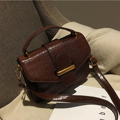 

Bag female 2019 new Chaogang style fashion casual retro crocodile pattern mobile wild single shoulder slung small square bag