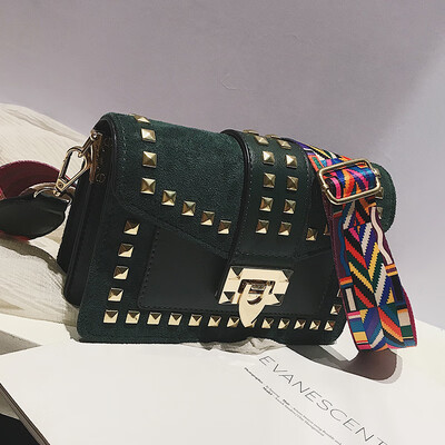 

New small bag female 2019 new wave Korean version of the wild slung shoulder lock rivet fashion simple small square bag