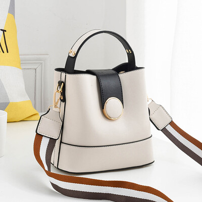

Female bag 2019 spring&summer new Korean fashion handbag cool shoulder shoulder Messenger bag