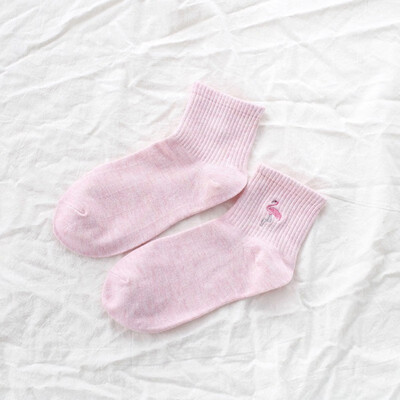 

Women Socks Autumn Winter New Cartoon Animal Flamingo Embroidery Socks Ladies Cute College Wind Casual Sports Cotton Socks