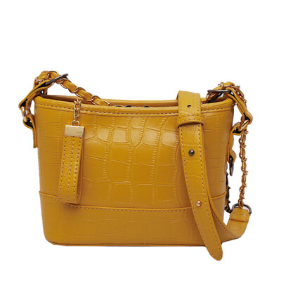 

Bag female 2019 summer new wave Korean version of the wild chain badge Swallow small square bag fashion shoulder Messenger bag