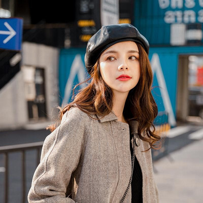

New Fashion Women Autumn Winter PU Leather Berets Hats Solid Color Round Crown Painter Hat Faux Leather Beanie Cap Headwear