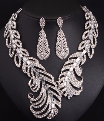 

new nice luxury fashion exaggerated crystal flashing diamond necklace earrings set dress party bride female accessories