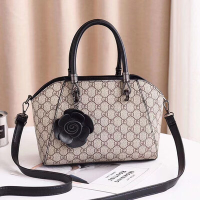 

Spring&summer ladies bag female new versatile portable fashion ladies shoulder Messenger bag Korean version of the tide