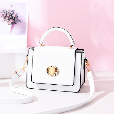 

Womens bag summer new fashion shoulder bag Korean version of simple Joker Lady Messenger bag