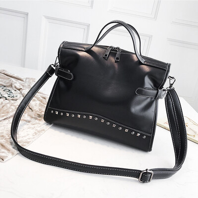 

Spring fashion big bag female 2019 new wave Korean version of the wild slung shoulder shoulder portable retro rivet shoulder bag