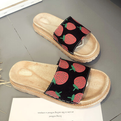 

Strawberry slippers summer female ins wear fashion Joker student harbor cool sandals