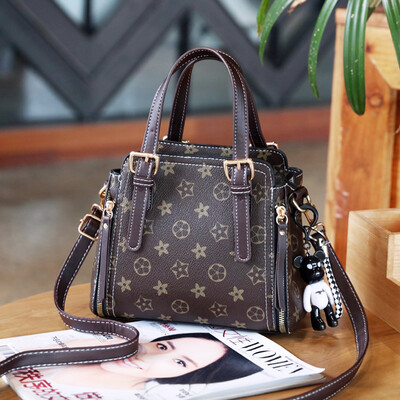 

Simple one-shoulder sloping Bucket Bag