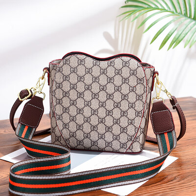 

Net red packets womens new summer love-shaped simple messenger bag shoulder bag Korean style texture ins