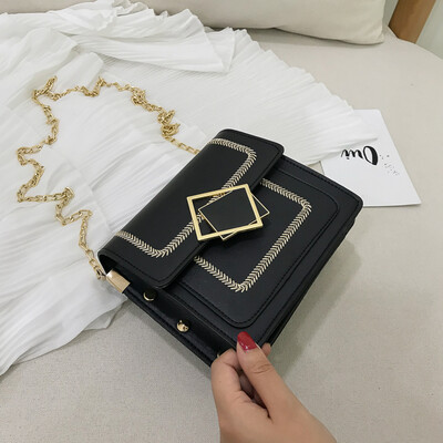 

2019 new Korean fashion embroidery line hit color wild chain bag female small fresh simple temperament shoulder Messenger bag
