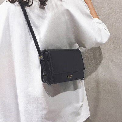 

Simple solid color small bag Hong Kong wind bag female 2019 new chic chain bag student retro shoulder bag Messenger bag