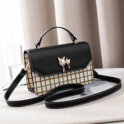 

Summer ins super hot handheld girl on the Korean version of the hundred lap shoulder slant bag fashion