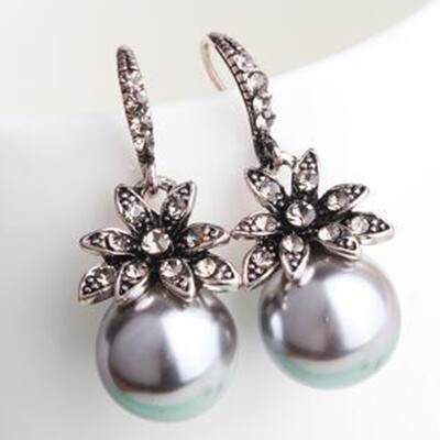 

Retro Fashion Sun Flower Shine Diamond Pearl Earrings