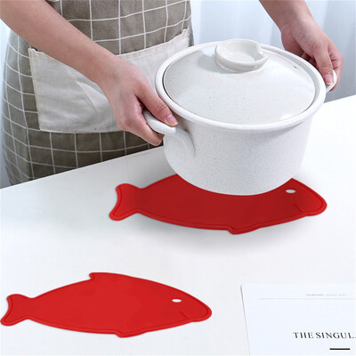 

Toponeto Silicone Non-Slip Mat Bowl Coaster Square Table Placemat Kitchen Anti-hot Pad