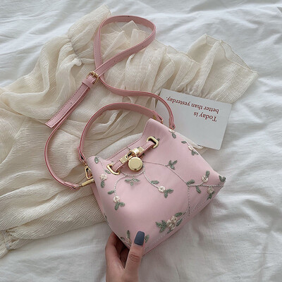 

Fairy bag female 2019 summer new wave Korean version of the wild Messenger bag simple shoulder fashion lace bucket bag