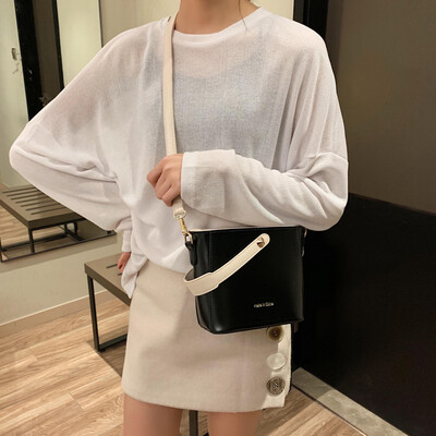 

Qiao Bani 2019 new Korean fashion Dongdaemun simple contrast color handbag shoulder diagonal trend female bag