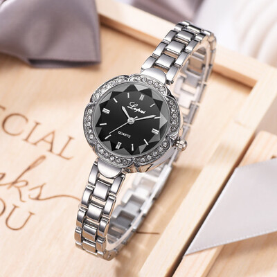 

RM Simple Casual Fashion Small European Beauty And Delicate Bracelet Watch