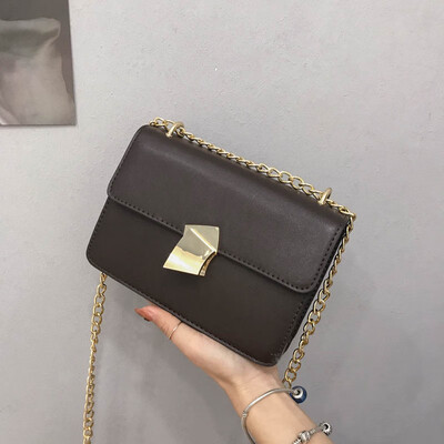 

The Korean version of the broadband womens tide is stylish&simple with a single shoulder slant bag