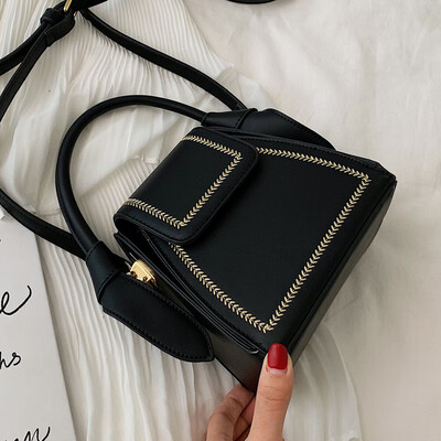 

Super Fire Woman SpringSummer 2019 New Korean version of Joker Embroidered Line Single Shoulder Small Square Bag Handbag Crossbod