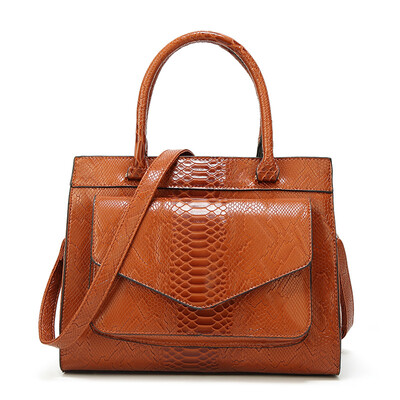 

New Fashion Woman Bag Luxe cuir Serpentine Womens leather Handbags With pouch Ladies Trunk Tote bolsos Women messenger bag
