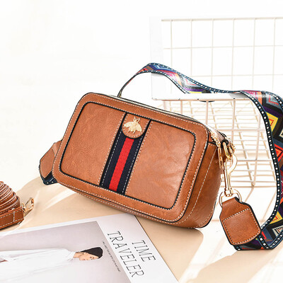 

On the new womens bag tide Korean version of simple Joker shoulder Messenger bag fashion small square bag in spring&summer