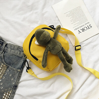 

2019 new casual simple wild shoulder bag cartoon cute little frog canvas bag fashion cute messenger Messenger bag