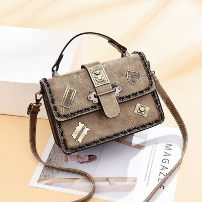 

In summer the fashion personality handbag in the Korean version of the new womens fashion handbag is slanted with one shoulder a