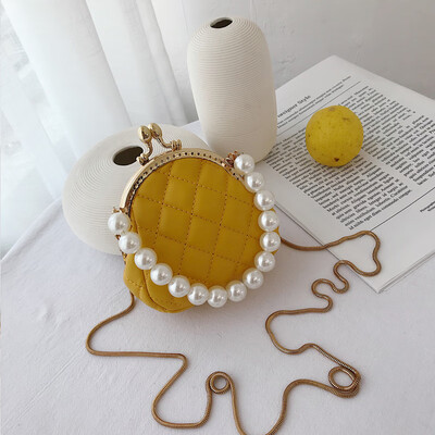 

On the new womens bag new 2019 summer fashion shoulder bag texture handbag foreign style diamond chain bag